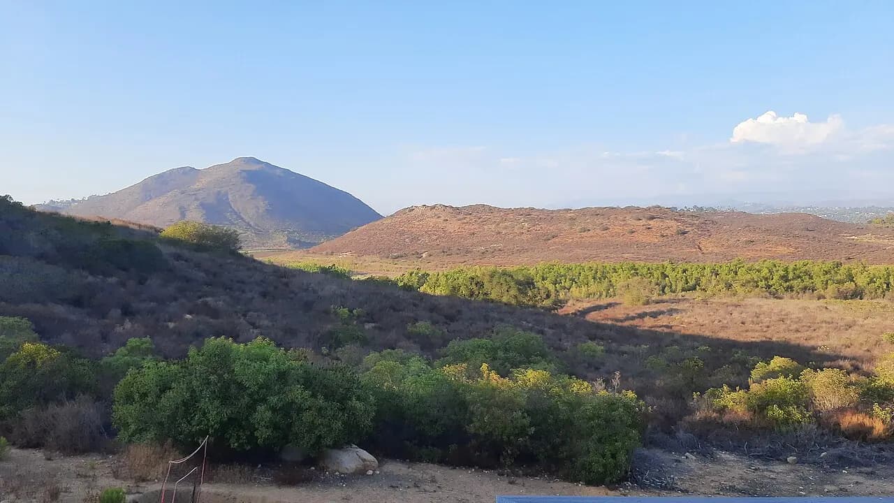 Lake Hodges landscape near Rancho Bernardo
